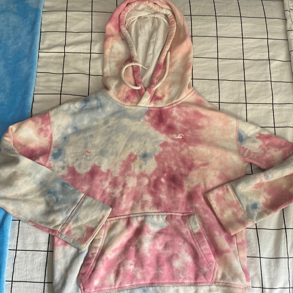 Tie dye hoodie. Nice and cozy on the inside.